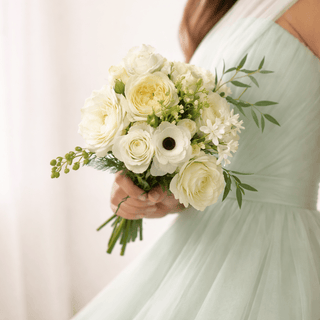 Blanca Pureza Quinceañera Flowers Collection — All-White Elegance Farm-Direct (2026)